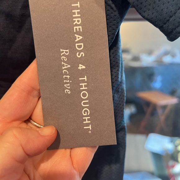 Threads 4 Thought active top - Picture 3 of 4